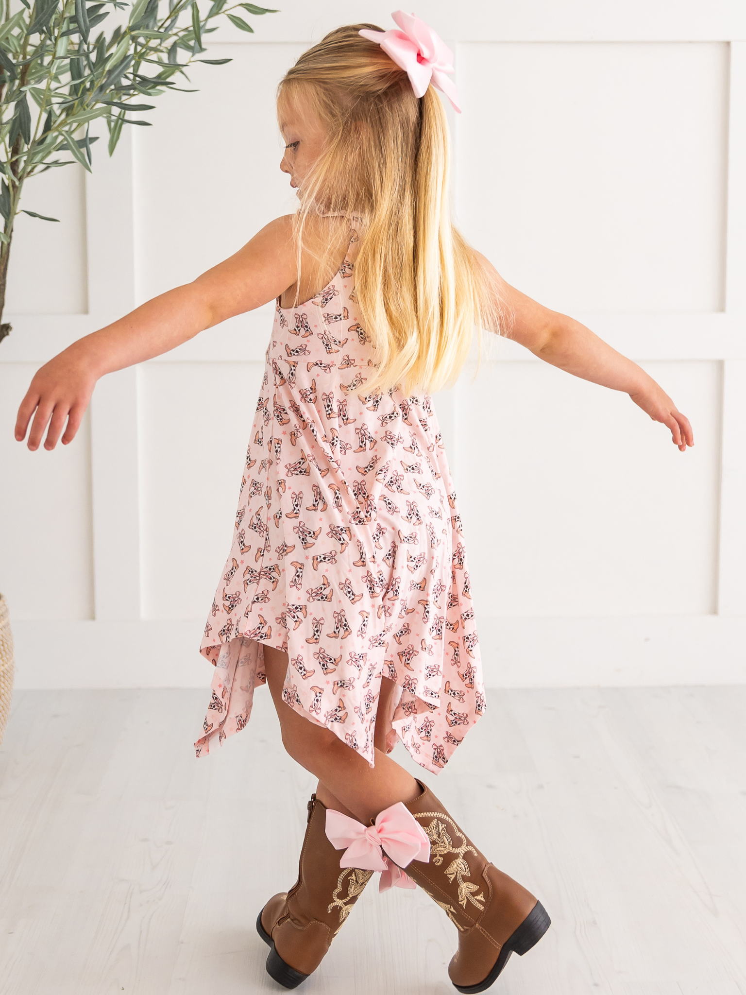 pink dress cowboy boots Pink dress + cowboy boots make a cute valentines outfit