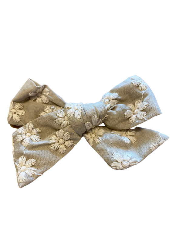 Embroidered Daisy Bows